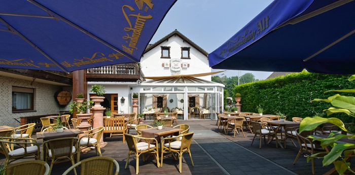 Sommerterrasse des Landhotel Lohmann am Abend