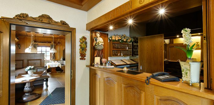 Rezeption und Bar im Landhotel Lohmann